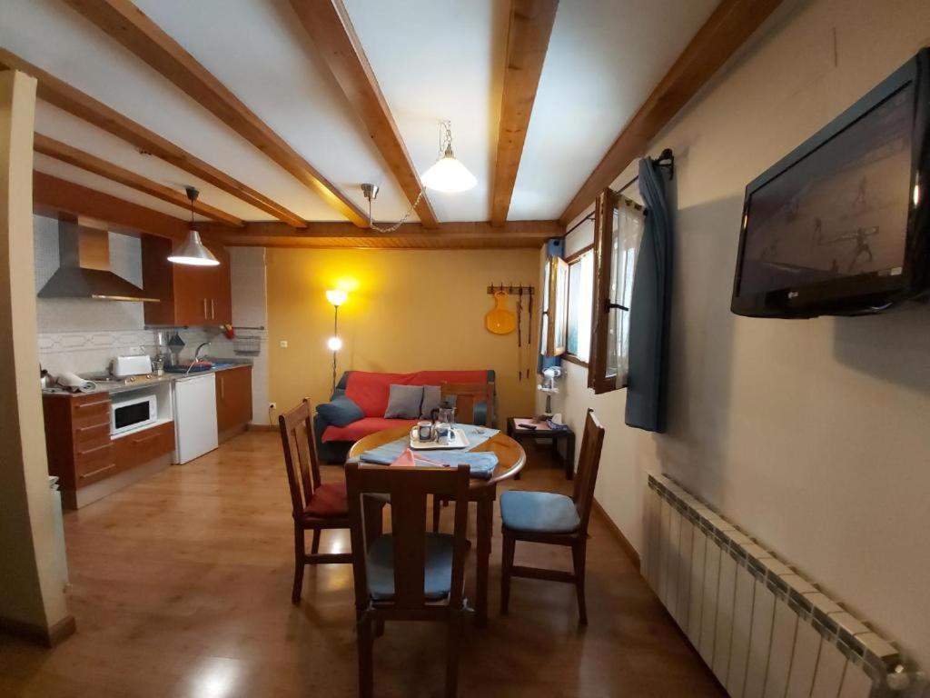 Apartaments Arenys De Boi Bohi Bagian luar foto